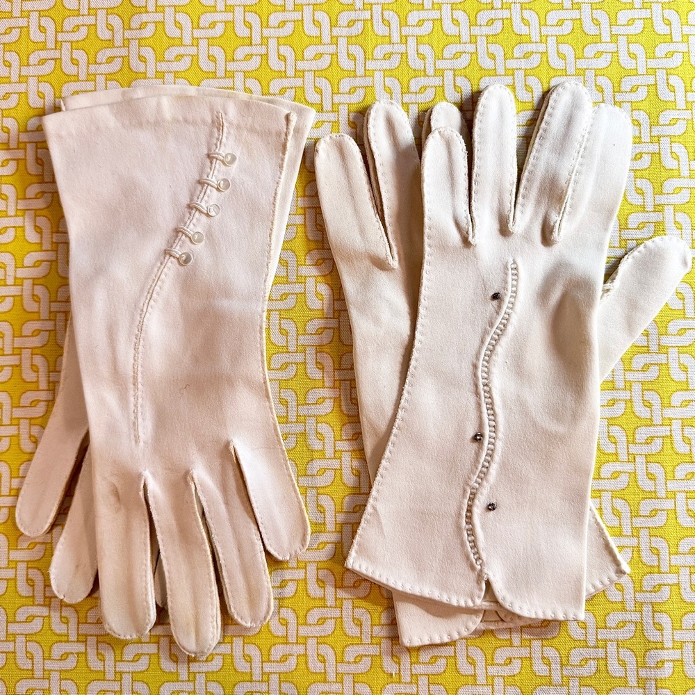 2 VNTG 1950’s Women’s Dress Gloves - White with Elegant Stitching & Beading